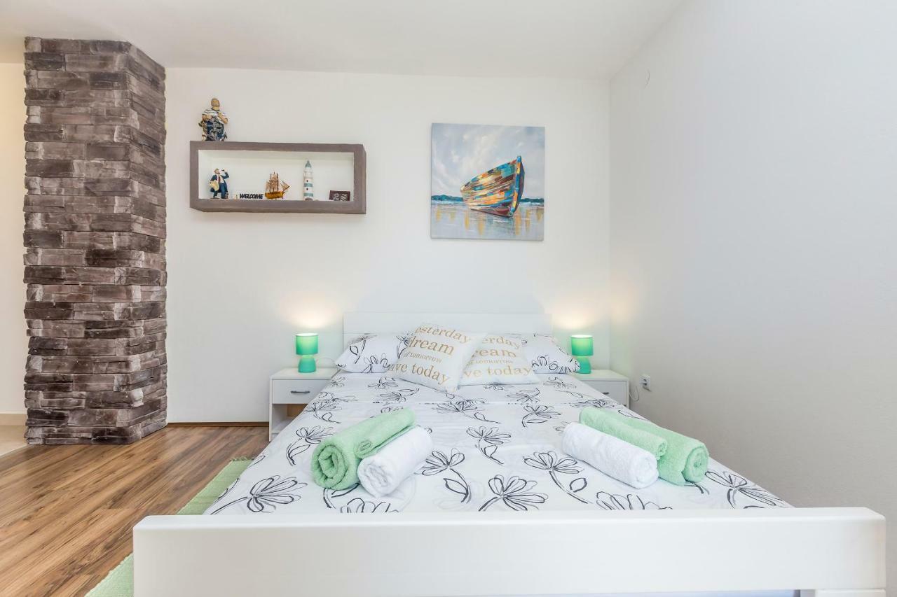 오미살즈 Studio Apartman Magdalena 아파트 외부 사진