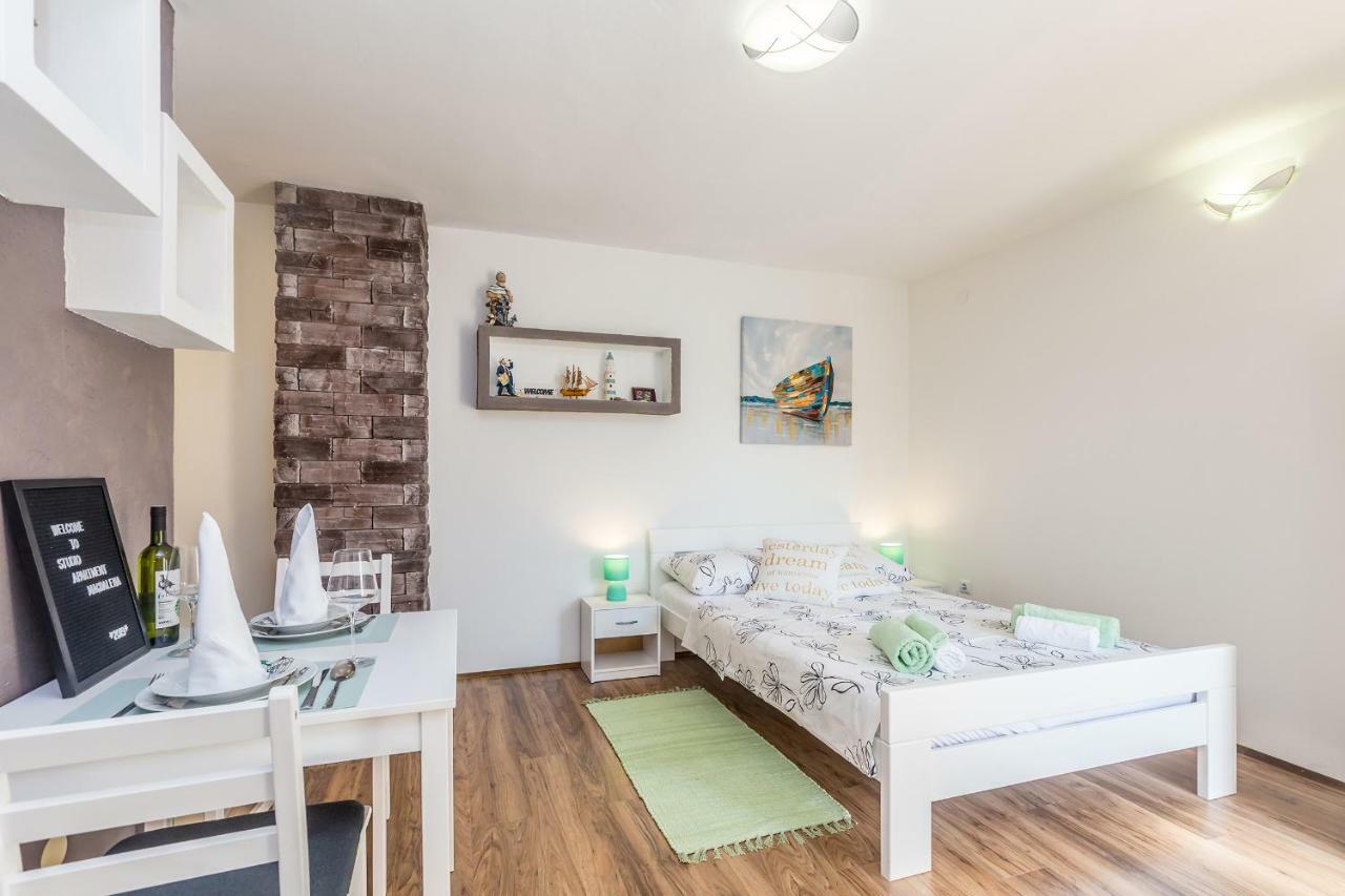 오미살즈 Studio Apartman Magdalena 아파트 외부 사진