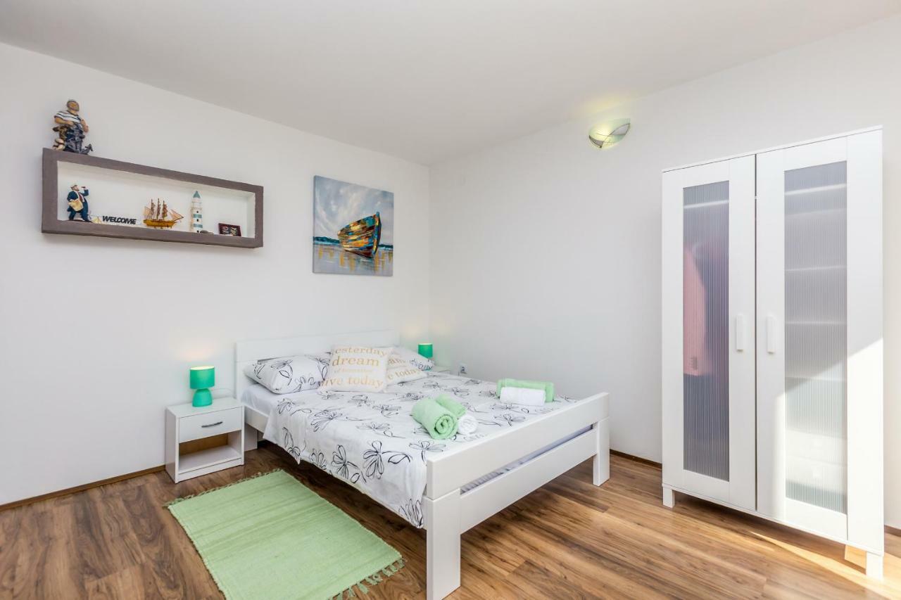 오미살즈 Studio Apartman Magdalena 아파트 외부 사진