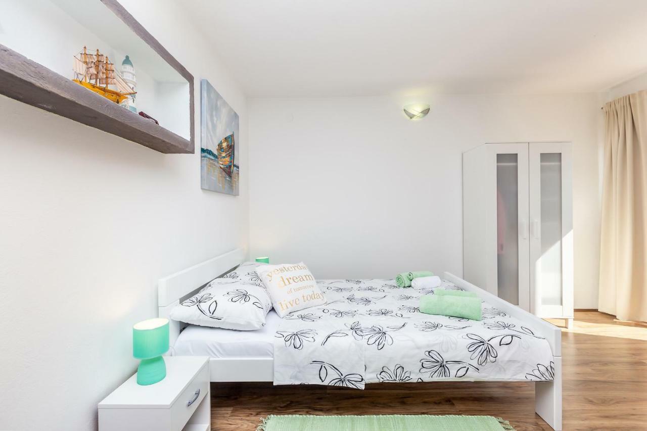 오미살즈 Studio Apartman Magdalena 아파트 외부 사진